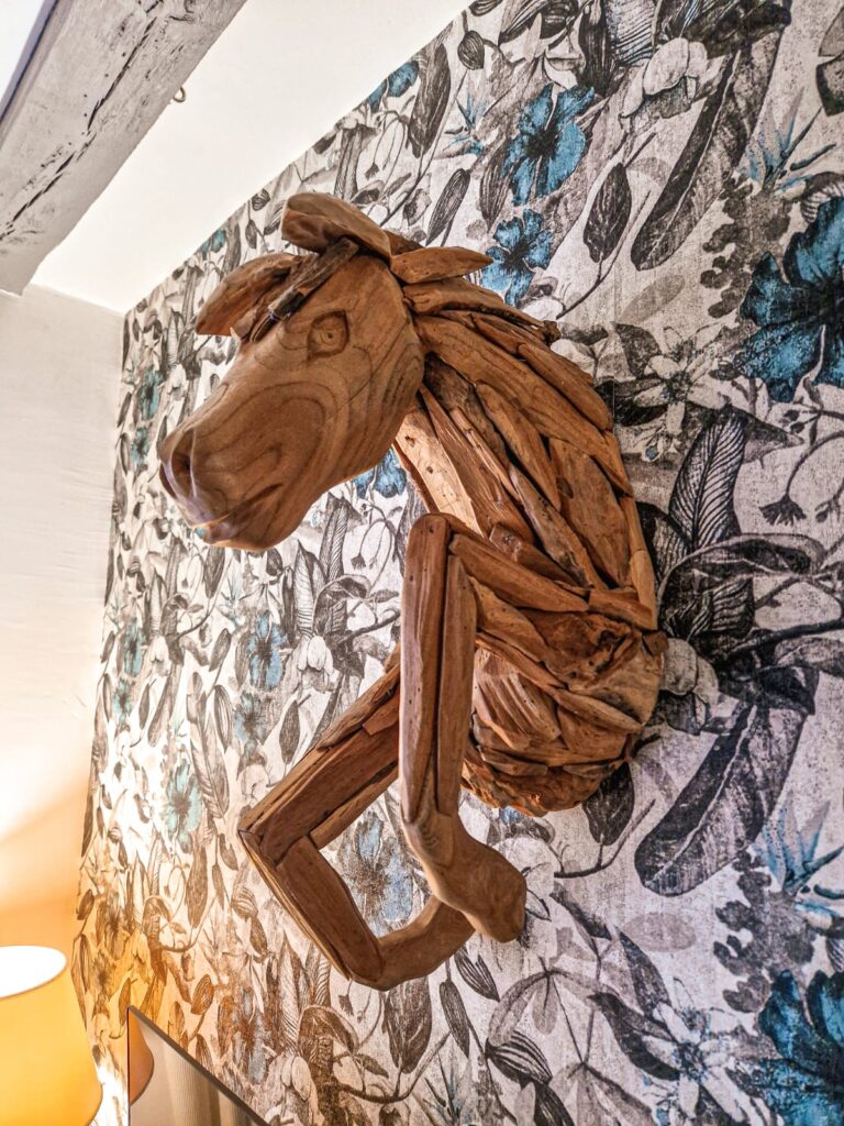 Décoration murale en forme de cheval
